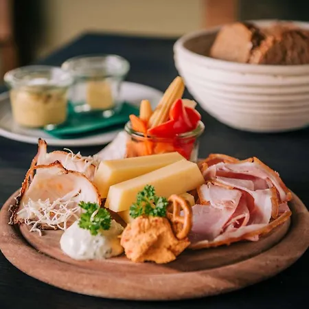 Vienna House By Wyndham Mq מלון