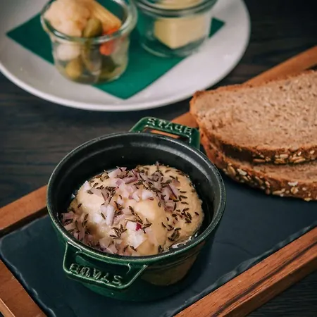 Hotel Vienna House By Wyndham Mq 4*