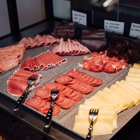 호텔 Vienna House By Wyndham Mq 4*