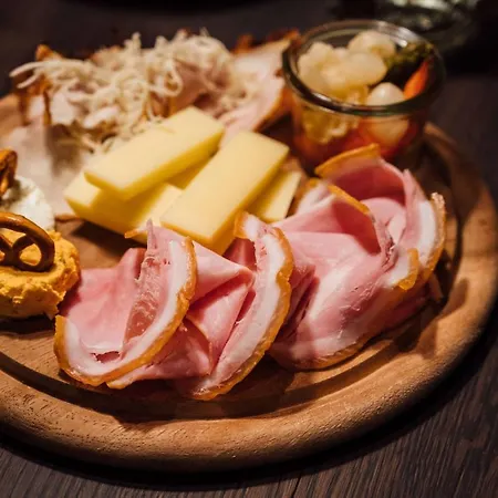 מלון Vienna House By Wyndham Mq 4*